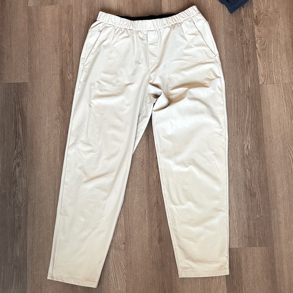 Lululemon Men's Cream Pants